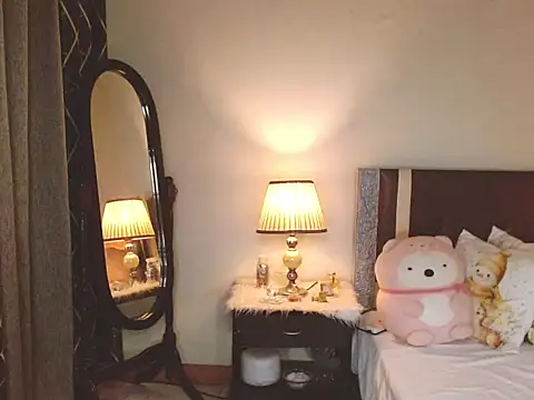 AmazingDivina online show from November 13, 3:09 pm