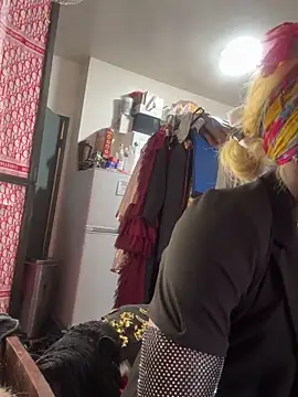 Motherbigbus online show from March 28, 6:10 pm