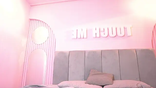 Bratz luxxxury online show from March 7, 12:49 am