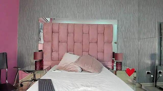 Fernanda Thail online show from December 4, 12:42 pm