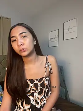 Diannellove online show from February 10, 8:27 pm