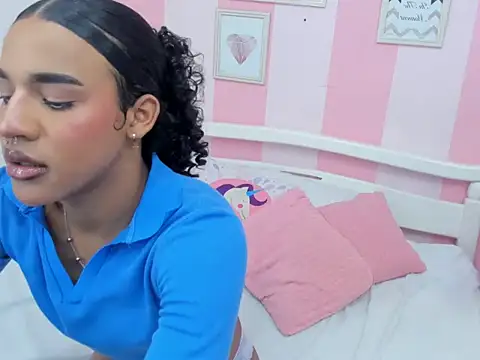 Amaia Monroe online show from December 1, 9:50 pm