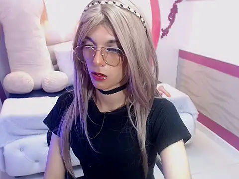 Lis Pearson online show from January 13, 6:49 pm