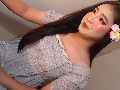 camelastarsairo online show from April 9, 9:10 pm