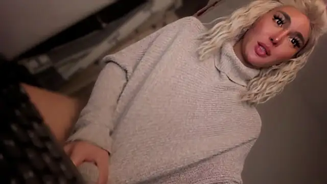 mxshemale ladyboy online show from November 4, 9:25 pm