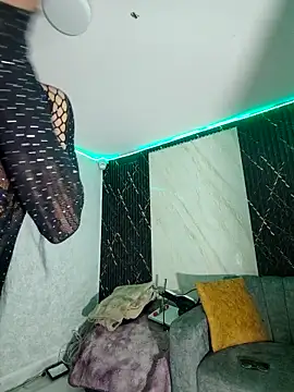 Isis Hot   online show from February 16, 11:19 am