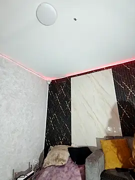 Isis Hot   online show from February 21, 11:13 am