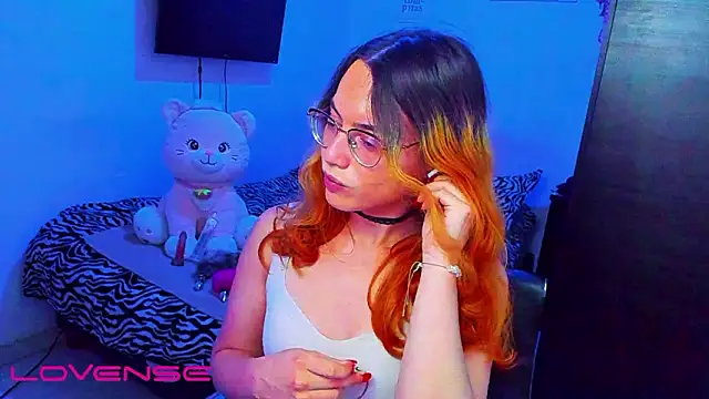 lillykittyyy online show from March 16, 3:32 am