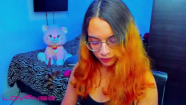 lillykittyyy online show from March 29, 3:29 am