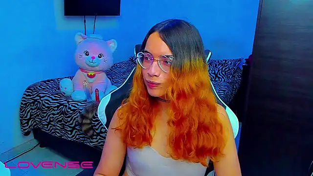 lillykittyyy online show from April 19, 3:18 am