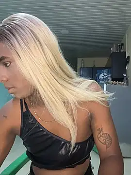 AgatthaRose online show from January 9, 8:25 pm