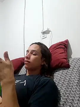 ofjuliaa online show from April 7, 2:01 am