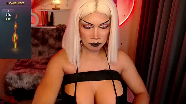 deliciousClaire online show from April 16, 11:40 pm