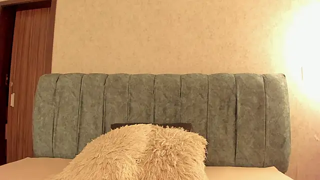 Aleera Walton online show from February 18, 8:27 pm