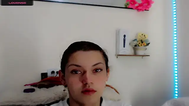 NathalialLooes online show from April 15, 5:46 am