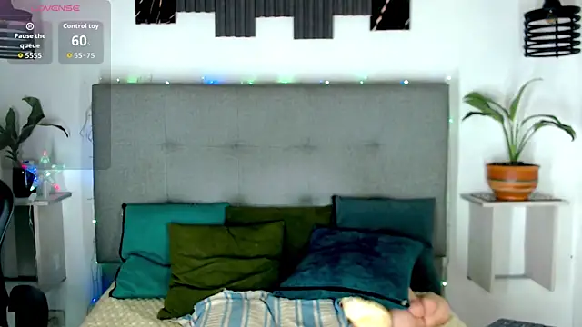 Sophia Valentina online show from April 10, 7:36 am