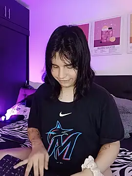 Daniellesins1 online show from July 14, 6:24 pm