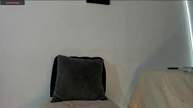 emma  castle online show from February 20, 1:13 pm