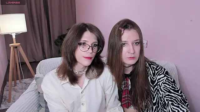 ZoriaLovesLuna online show from April 11, 1:48 pm