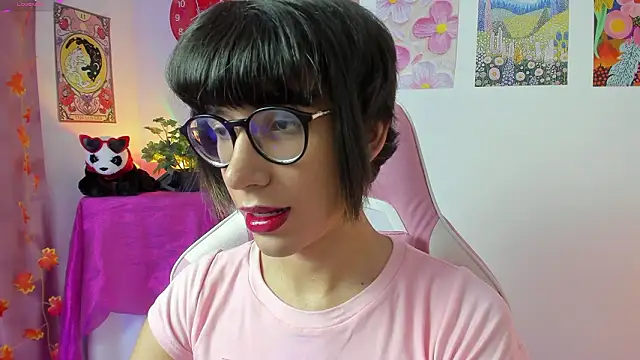 Madeline 21 online show from March 7, 5:24 am