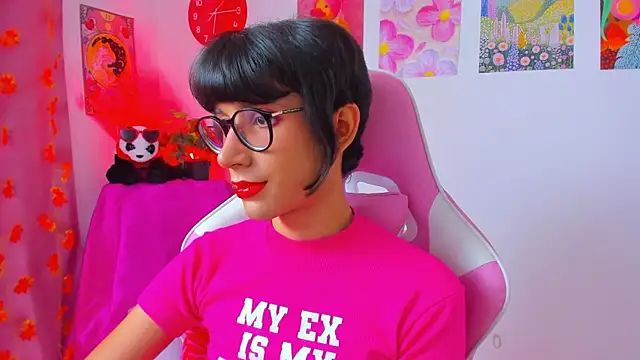 Madeline 21 online show from April 4, 12:14 pm