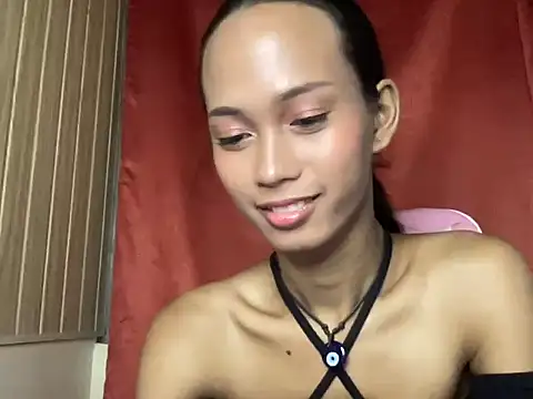 Sunkissed seductress online show from April 10, 2:45 pm