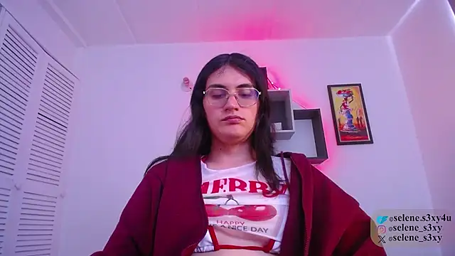 selene cutie online show from April 10, 5:40 pm