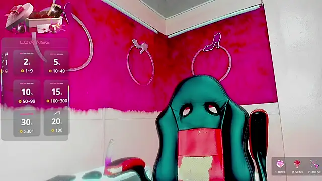 taylor  smith  online show from March 31, 11:34 am