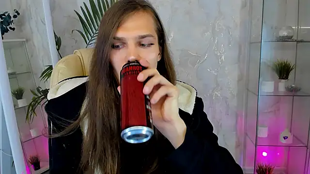 WillFobos online show from April 16, 9:15 pm