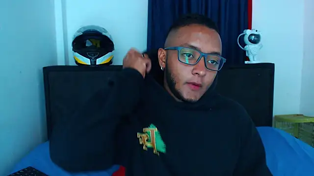 MascTyler online show from March 27, 8:43 pm