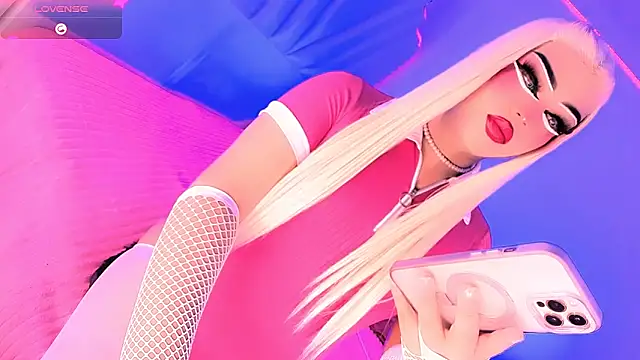 Valentina Smith1  online show from April 1, 6:37 am