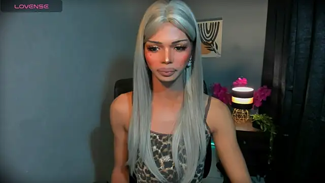 xEllaineCumsLotx online show from March 25, 11:41 pm