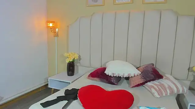 Sara Hanks online show from April 11, 2:20 pm