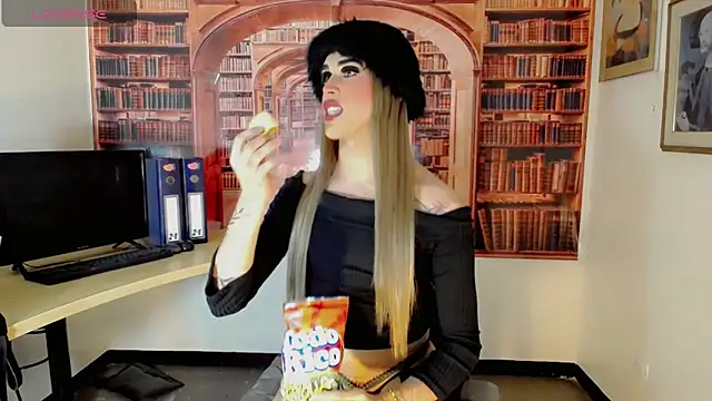 rashell queen online show from March 29, 9:59 pm