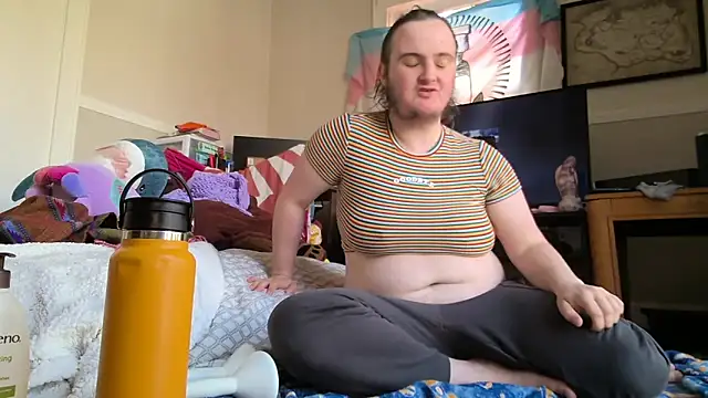 knottyn3bulara online show from April 17, 4:30 pm