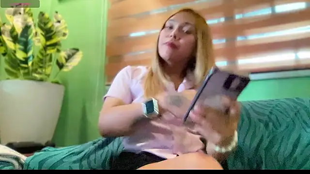 hannaBaby lisyos11 online show from June 1, 6:59 am