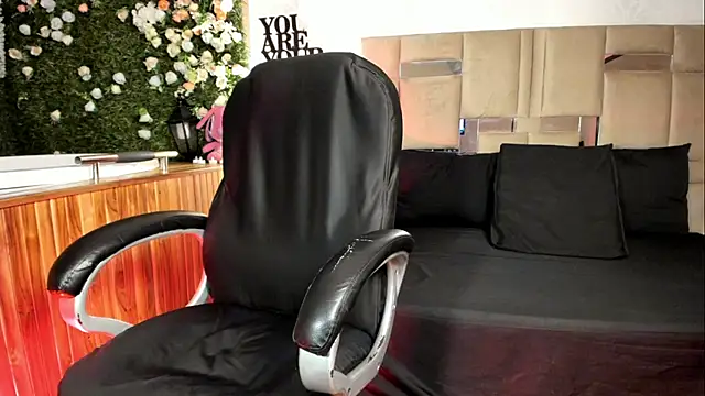 KarolFoxxi   online show from May 14, 4:44 am