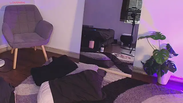 AshleyMonroee   online show from June 2, 6:31 pm