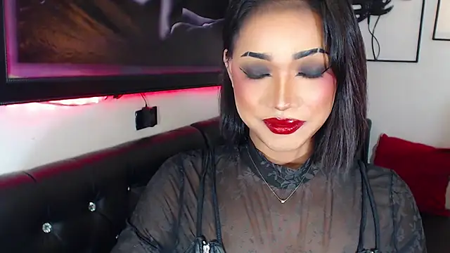 QueenOfHypnisist online show from July 6, 8:33 pm