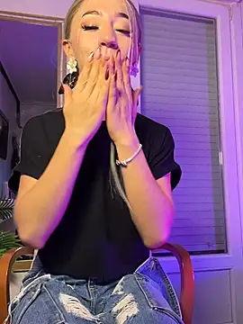 Littlebunny21 online show from October 24, 8:14 pm