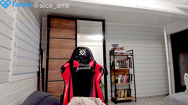 Alice  Aris online show from February 26, 3:17 pm