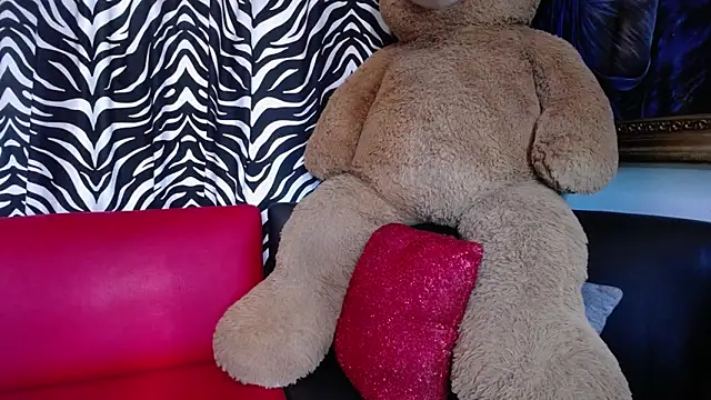 mia beatles online show from November 26, 6:10 pm