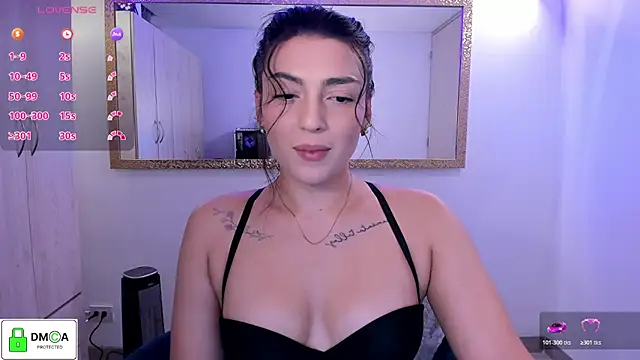 EricaVanderhill online show from April 23, 10:34 pm