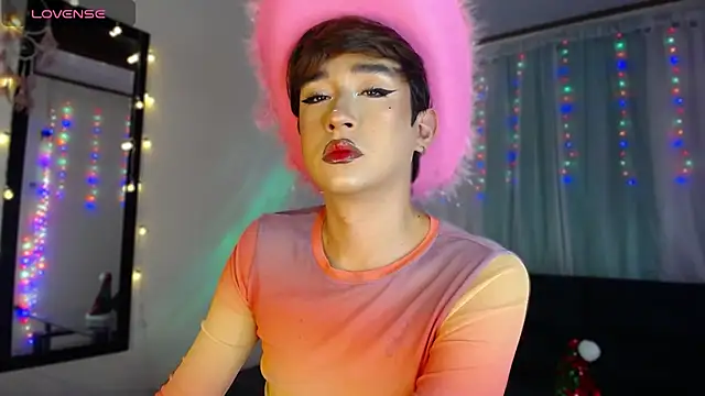 Chris boy  online show from December 17, 9:17 am