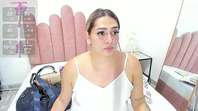 ISABELLASSMITH online show from January 17, 9:21 pm