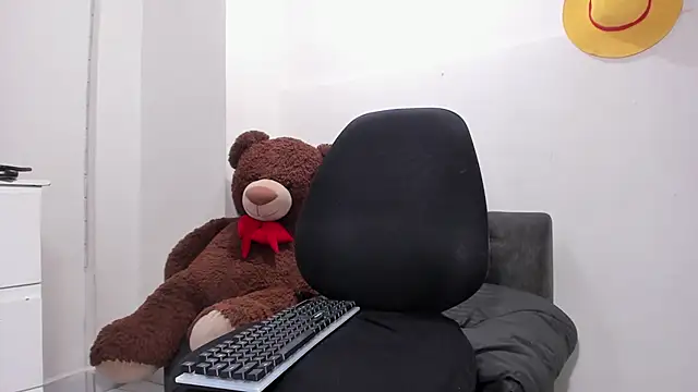 Lu doll online show from March 29, 3:01 pm