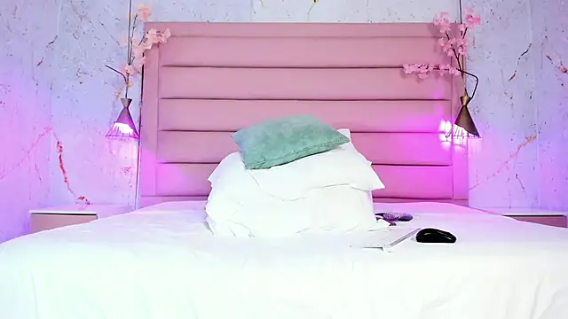 Scarleett 22 online show from December 2, 7:50 pm