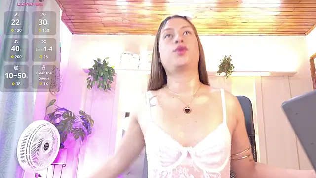 nicol snow online show from November 17, 1:33 pm