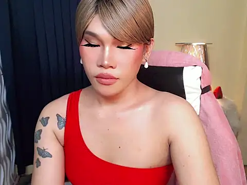 Ur Fantastic Lina online show from December 5, 6:25 pm