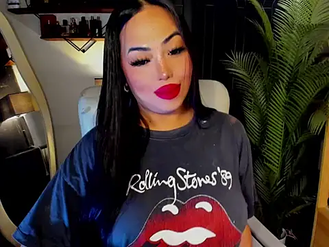 BigDominaMia online show from March 28, 8:27 am